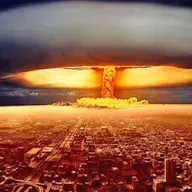 «Повертаємось до Холодної війни»: як РФ та США демонструють ядерні потуги