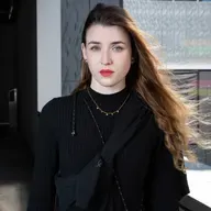 Im Gespräch mit der Entwicklerin, die aus Psychosen ein Spiel macht: OK COOL trifft Natasha Sebben