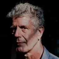 Anthony Bourdain: Vida de excesos