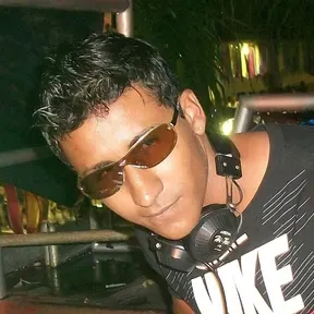 Zaza estudios