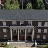 El falso abogado que estafó a una compañera deberá devolver el dinero y hacer tareas comunitarias