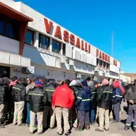 Crisis en Vasalli: los trabajadores iniciaron una retención de tareas por atrasos salariales