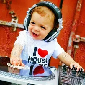 Max Radio