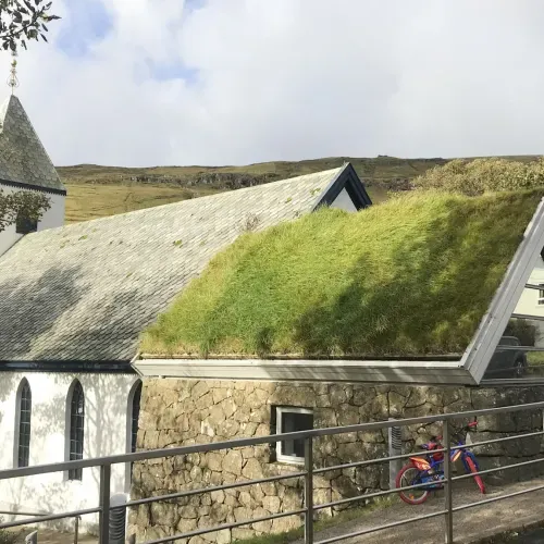 Guðstænasta í Kvívíkar kirkju