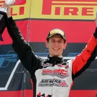 Lucas Bayala debuta en la Clase 3 del Turismo Pista 27/10/21