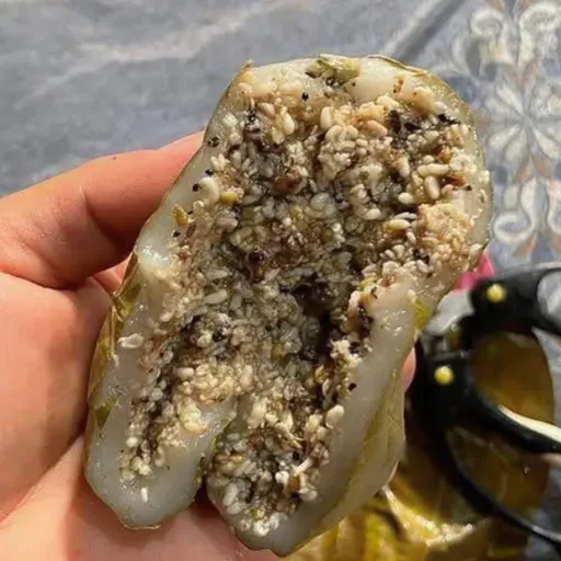 Bác sĩ khuyến cáo về món bánh trứng kiến gây sốt mạng xã hội