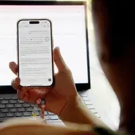 Tình yêu thời AI: Kỳ 1 - Tình yêu thời nay có giống thời cha anh ngày xửa ngày xưa?