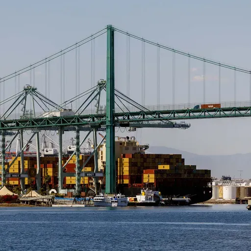 Federal appeals court temporarily reinstates Trump's tariffs