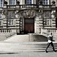 Fravalgt eller frivilligt: Her ender politikere, når de er færdige i Folketinget