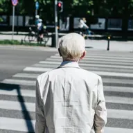 Sinal Verde: desafios enfrentados por idosos na mobilidade urbana