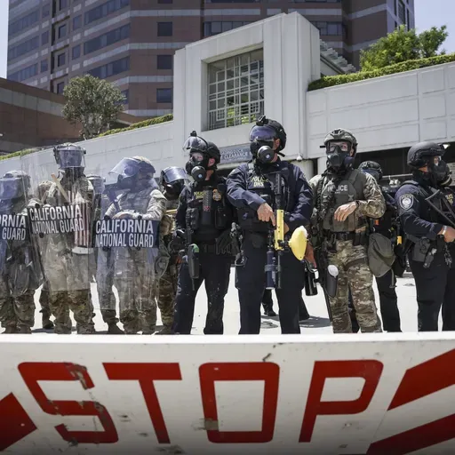 O que se passa em Los Angeles beneficia ou prejudica Trump?