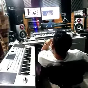 WEB F5 FM