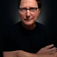 🎙️New Episode: The Top 10 Habits of Confident Communicators with David Tyler | Real English Conversations Podcast for Global Professionals