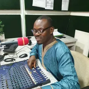 DR AMUZU FM