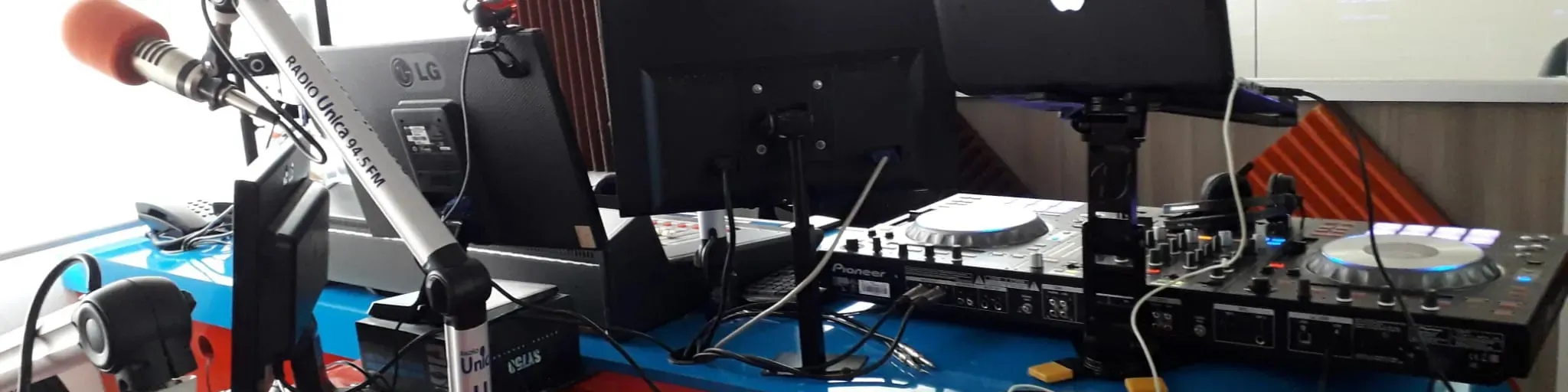 RADIO MAXIMA 81.6 FM