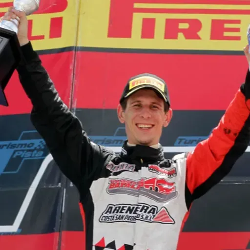 Lucas Bayala debuta en la Clase 3 del Turismo Pista 27/10/21