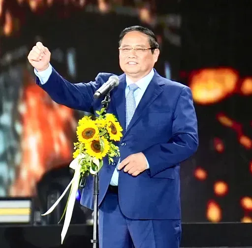 Thủ tướng Phạm Minh Chính xuất hiện V Fest gây sốt
