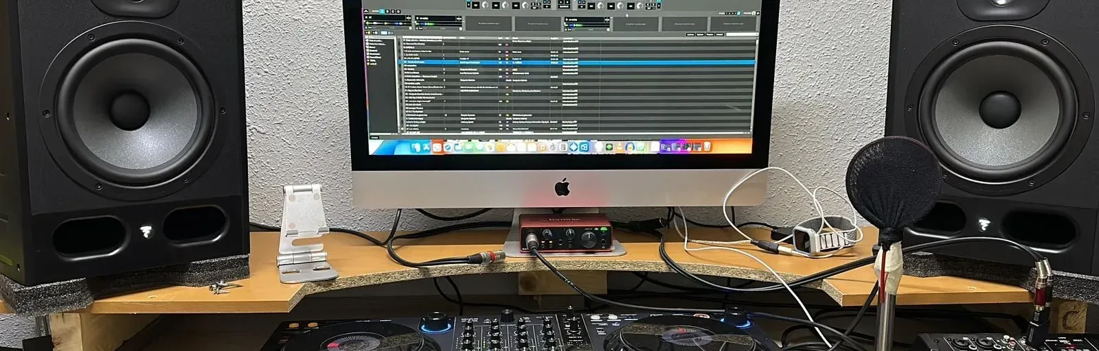 HOMMY27 Y SU SALSA (EN DIRECTO)