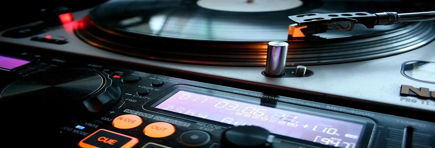 Stereo F