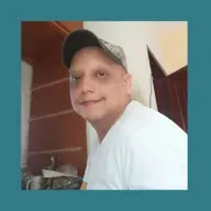 Entrevista al poeta ecuatoriano Ramiro Cueva del 10 de Diciembre de 2025.