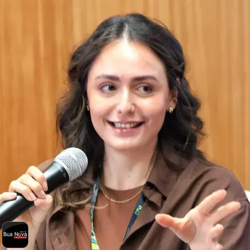 Agora é que me livro! | "Ensino Literatura para tentar pagar a minha dívida para com os livros", diz Bruna Martiolli