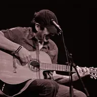 Alta Vibración 122 ALBERTO CALERIS: Un juglar argentino que ama al Ecuador