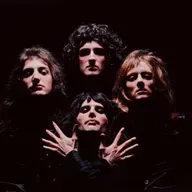 EP 218 "Bohemian Rhapsody", 50 años