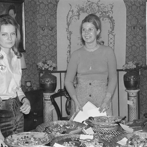 La Cultureta Gran Reserva: Cayetana de Alba y Carmen Díez de Rivera