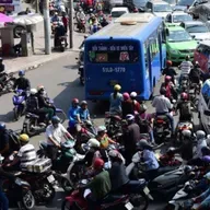 Thấy gì qua những vụ đánh nhau vì tiếng còi xe?