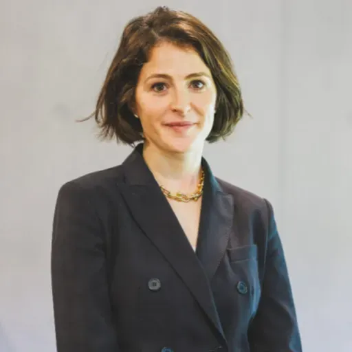 "Os países deviam implementar leis como o Fashion Act de Nova Iorque", defende Maxine Bédat