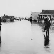 S8 Ep527: Jeremy Zakis details significant outback flooding and Sydney rainfall, explaining how these unseasonal tropical conditions have fortunately suppressed the immediate threat of catastrophic fall wildfires.