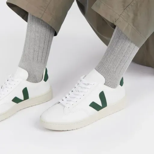 ¿Por qué están de moda las zapatillas Veja? ¿Y por qué son tan difíciles de conseguir?