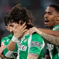 Bellerín lidera al Betis para mantener a raya al Celta