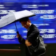 Mỹ đã thắng trong cuộc cạnh tranh kinh tế với Nhật Bản bằng cách nào?