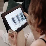 Fintech - AI per lo shopping - Robot per pulizie