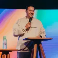 Aquele que Dividiu a História | Douglas Yokoi