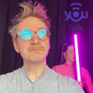 Je lepší útočit holí, nebo rohlíkem?