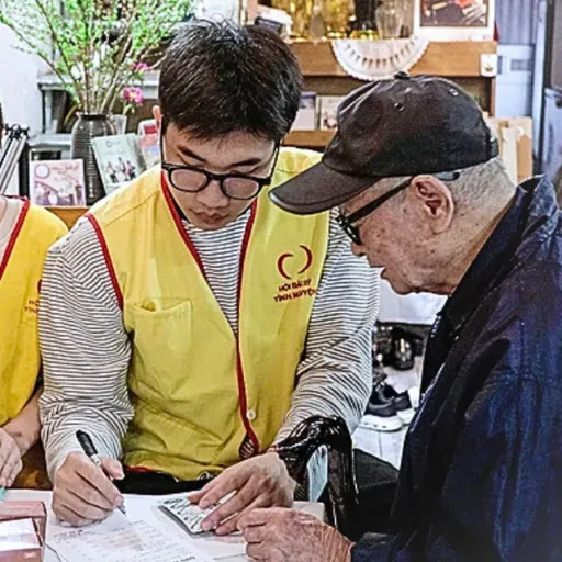 Hội Bác sĩ tình nguyện và phòng khám bệnh miễn phí trong quán cà phê