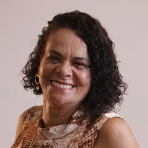 16.12.25 | "Alegrem-se e regozijem- se, grande é sua recompensa" (Isabel Oliveira)