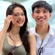 Doãn Hải My nhan sắc 'khác lạ', Văn Hậu 'thái độ'?