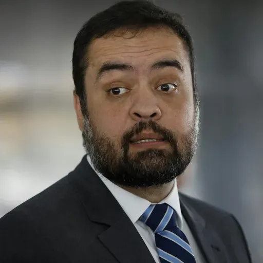 Castro evita comentar prisão de Bacellar e diz confiar na condução do caso pelo STF e PF