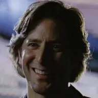 6x11 'Happily Ever After' y 12 'Everybody Loves Hugo'