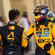 Opostos na McLaren: Piastri impecável, Norris falha na largada.