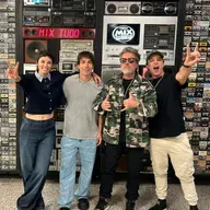 18.11.25 - O que te chama a atenção em uma música? (part. Di Ferrero e Thiago Castanho)