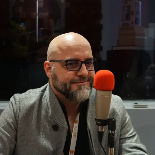 Adopción de la IA en organizaciones.Hoy nos acompaña César Oviedo, Experto en IA
