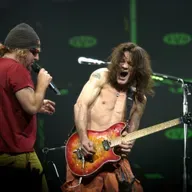 BREVES: Van Halen cuesta abajo