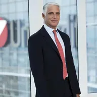 UniCredit tenta la conquista del 10% di Delfin in Generali