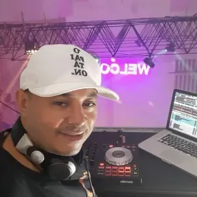 MEIA NOITE E FUNK SE