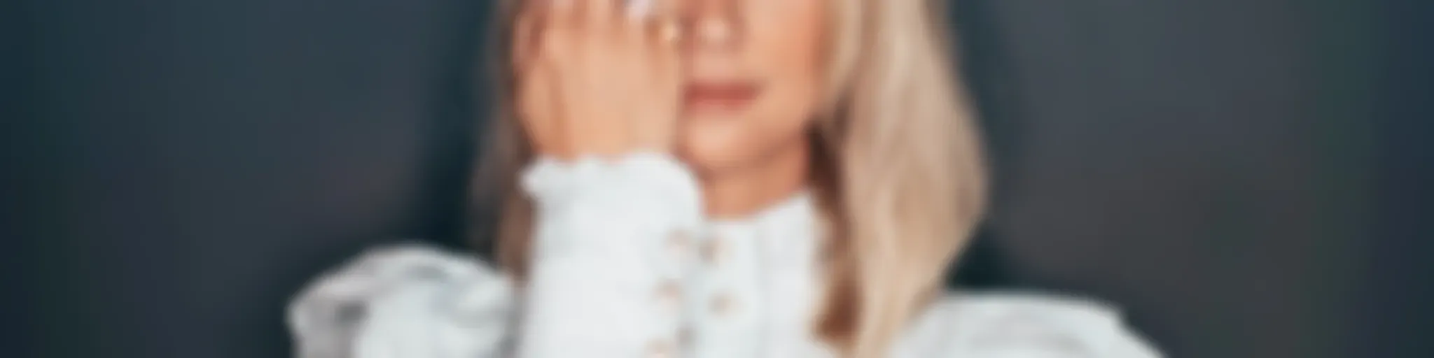 Bak Fasaden - En reise i livet med sykepleier Ine