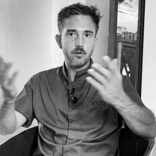 S2-17. Arum - Travis Finch